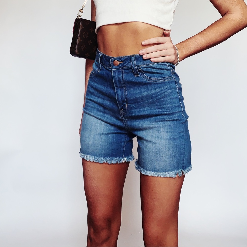 ✨SOLD✨NWT Blue Frayed Denim Shorts FashionNova